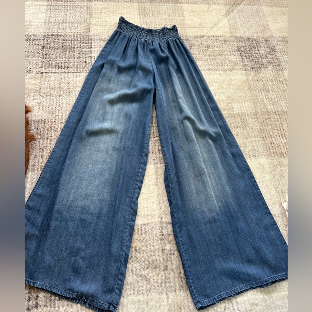 Bell bottom pants